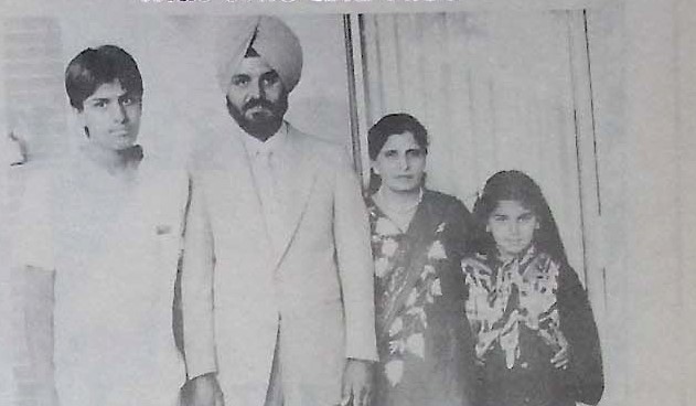 Sukhchain S. Brar with Wife and Kids – SIKH HERITAGE EDUCATION